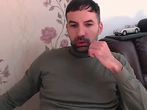 Snapshot of Leo_1617 chatting on March 26, 12:22 pm Leo 1617 online show from March 26, 12:22 pm