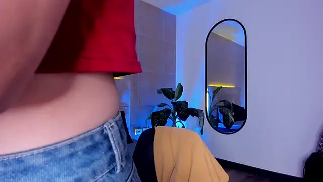 Snapshot of Karito-28 chatting on December 17, 2:45 pm Karito-28 online show from December 17, 2:45 pm