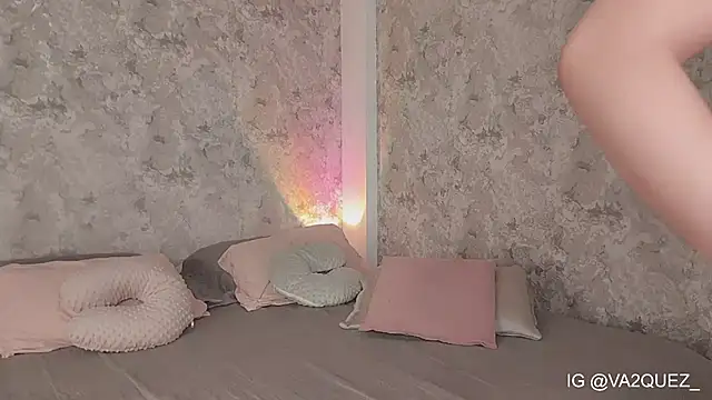 Heyloreley online show from March 2, 2:47 am