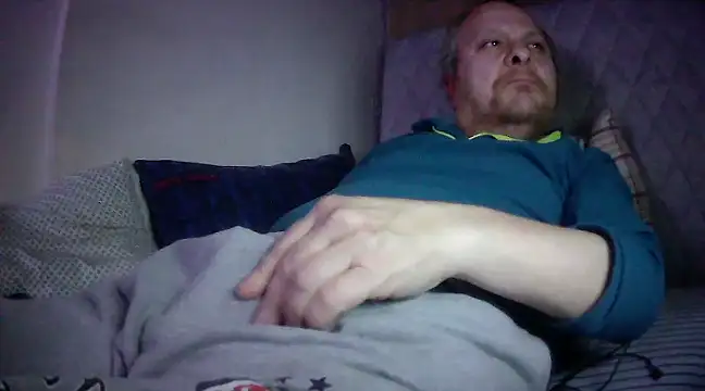 amylrmm1903 online show from March 2, 8:40 pm