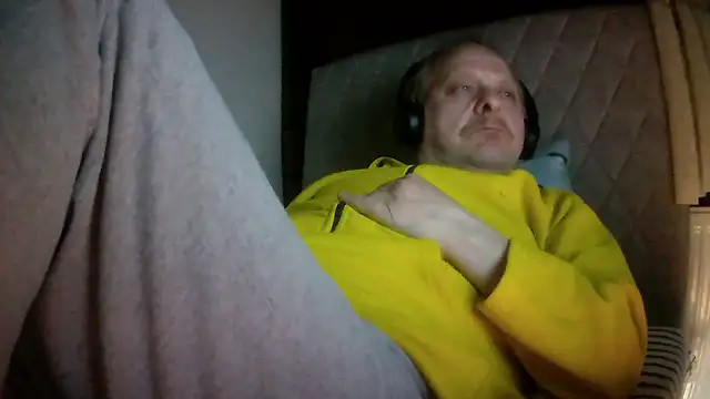 amylrmm1903 online show from May 5, 10:07 pm