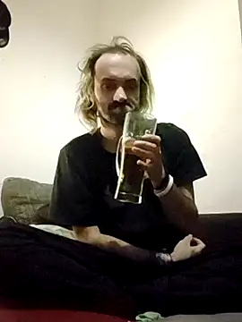 Snapshot of harterdome chatting on November 7, 3:28 am harterdome online show from November 7, 3:28 am