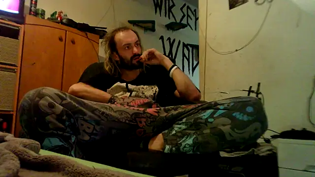 Snapshot of harterdome chatting on December 3, 10:52 pm harterdome online show from December 3, 10:52 pm