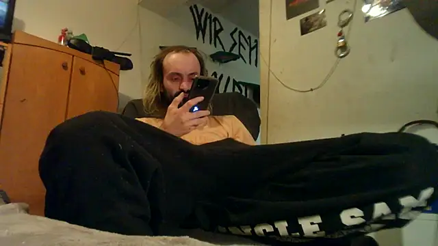 Snapshot of harterdome chatting on December 16, 4:06 am harterdome online show from December 16, 4:06 am