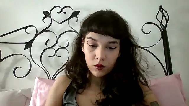 kimmykink online show from October 2, 9:00 pm