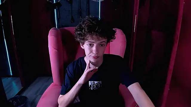 LukeSweet online show from February 22, 4:49 pm