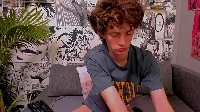 Snapshot of LukeSweet chatting on June 3, 1:46 pm LukeSweet online show from June 3, 1:46 pm