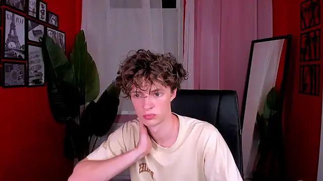 Snapshot of LukeSweet chatting on July 22, 2:31 pm LukeSweet online show from July 22, 2:31 pm