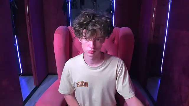 Snapshot of LukeSweet chatting on July 28, 2:24 pm LukeSweet online show from July 28, 2:24 pm