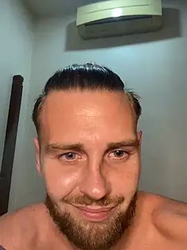Snapshot of Danjamez1892 chatting on February 12, 10:37 pm Danjamez1892 online show from February 12, 10:37 pm