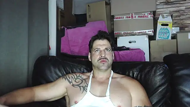 XxBigboybandxX online show from May 4, 5:25 am