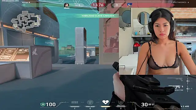 Snapshot of princesschini chatting on December 10, 12:27 pm princesschini online show from December 10, 12:27 pm