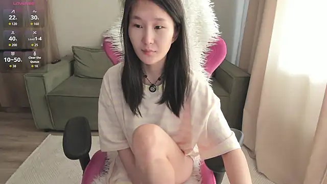 sweetiebunny22 online show from August 4, 5:21 am