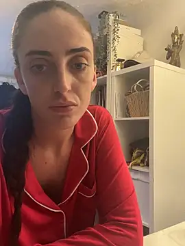 Snapshot of hornygirl98989 chatting on November 4, 3:33 pm hornygirl98989 online show from November 4, 3:33 pm