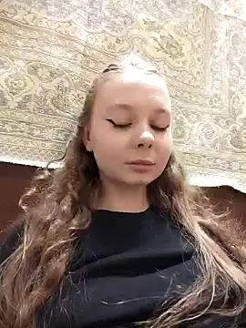 Snapshot of Ekaterina27 chatting on June 10, 8:46 am Ekaterina27 online show from June 10, 8:46 am