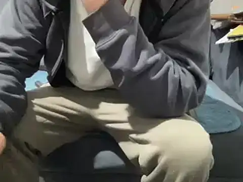 4small4inchlol online show from February 28, 11:34 pm