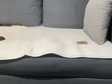 4small4inchlol online show from March 22, 2:47 pm