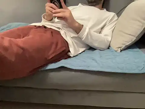 4small4inchlol online show from November 25, 10:10 pm