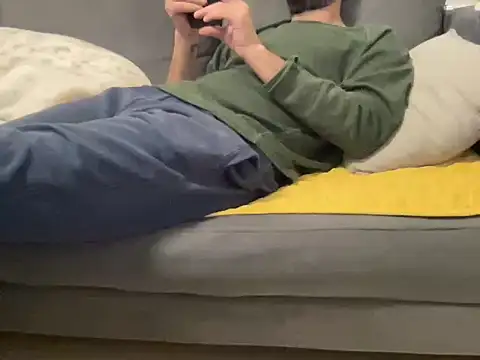 4small4inchlol online show from December 4, 11:46 pm