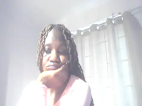 Snapshot of MissBigNipples chatting on May 19, 7:15 am MissBigNipples online show from May 19, 7:15 am