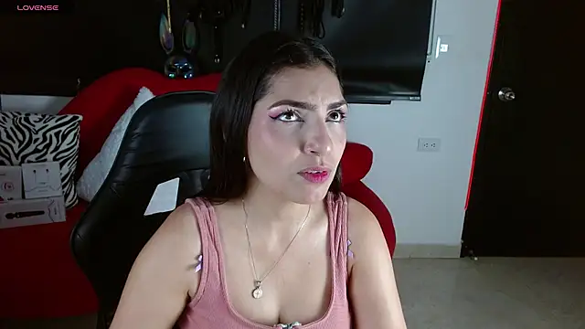 Carolaine69  online show from June 1, 1:24 pm