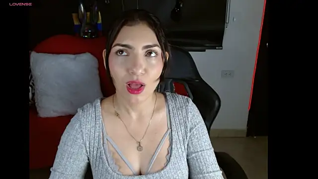 Carolaine69  online show from July 9, 1:37 pm