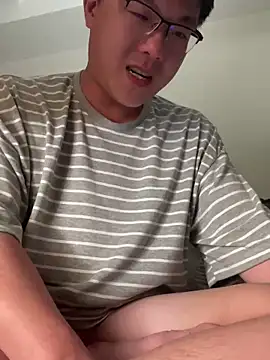 Snapshot of YoY-man chatting on January 13, 3:26 pm YoY-man online show from January 13, 3:26 pm