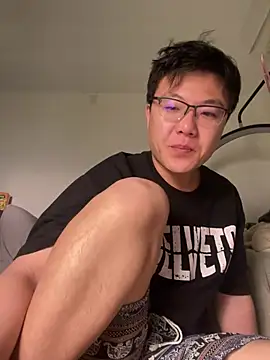 Snapshot of YoY-man chatting on February 2, 5:59 pm YoY-man online show from February 2, 5:59 pm