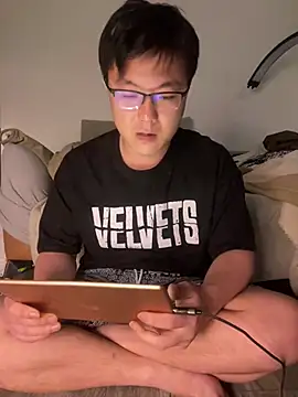 Snapshot of YoY-man chatting on February 5, 9:46 am YoY-man online show from February 5, 9:46 am