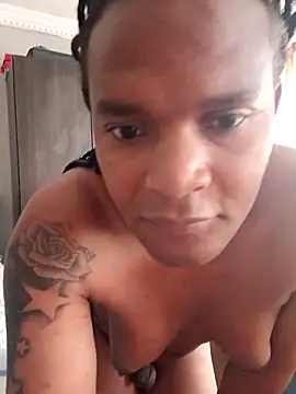 Snapshot of Callmemadam chatting on October 25, 9:17 am Callmemadam online show from October 25, 9:17 am