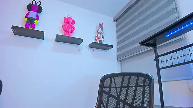 Snapshot of Gangster_Girl chatting on November 2, 4:15 am Gangster Girl online show from November 2, 4:15 am