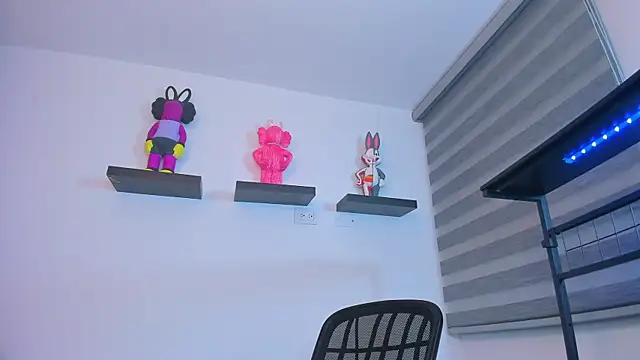 Snapshot of Gangster_Girl chatting on November 22, 12:31 am Gangster Girl online show from November 22, 12:31 am