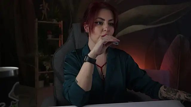 Lana  May online show from November 3, 5:42 am