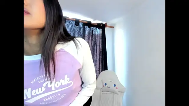 meganthompsonn22 online show from July 4, 2:56 pm