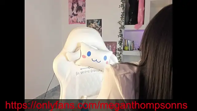 meganthompsonn22 online show from July 27, 11:34 pm