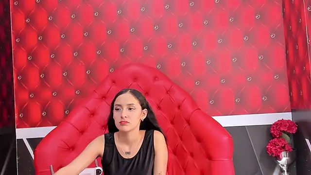 SARAFOXX  online show from February 9, 6:05 pm