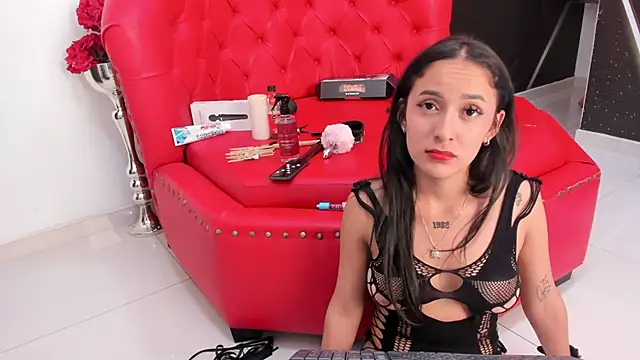 SARAFOXX  online show from February 20, 5:51 pm