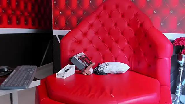 SARAFOXX  online show from March 8, 5:43 pm