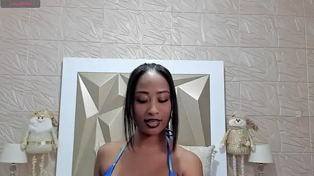 PassionMacoll online show from December 2, 12:30 am