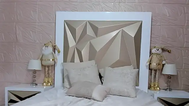 PassionMacoll online show from December 14, 6:30 pm