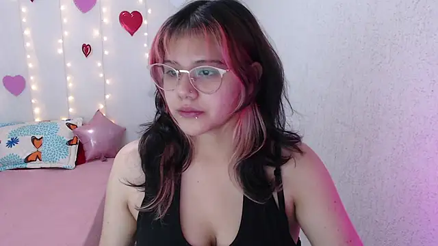 mixie cute online show from February 16, 5:04 pm