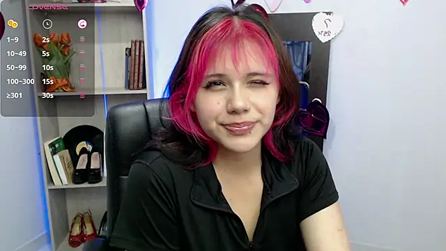 mixie cute online show from February 20, 8:14 pm