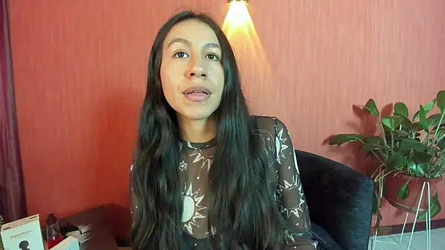 EmiGomez  online show from May 11, 2:45 pm