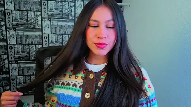 EmiGomez  online show from June 8, 3:34 pm