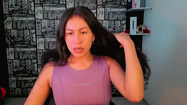 EmiGomez  online show from June 21, 2:41 pm