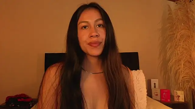 EmiGomez  online show from June 30, 5:25 pm