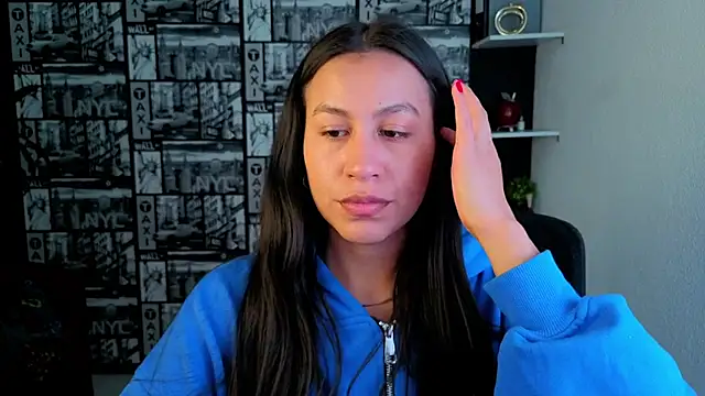 EmiGomez  online show from July 6, 2:52 am