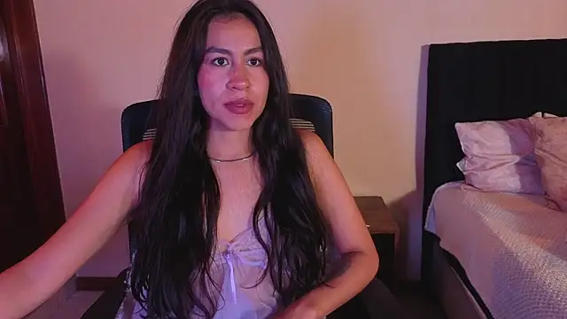 EmiGomez  online show from July 30, 12:04 pm