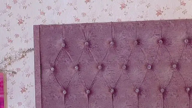 AvrillThomas online show from December 17, 6:47 pm