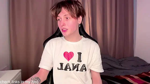 Snapshot of princeofsuccubs chatting on January 22, 1:32 pm princeofsuccubs online show from January 22, 1:32 pm